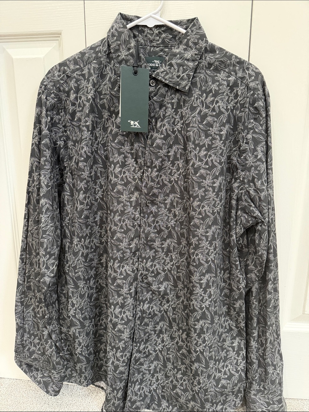 Rodd & Gunn Black Button-Down Shirt with Gray Leaf Pattern